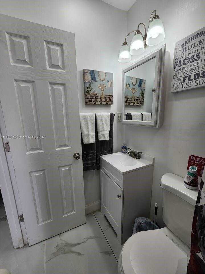 Small Image of 342 VAN BUREN ST, Hollywood Number 11