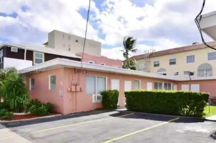 Small Image of 342 VAN BUREN ST, Hollywood Number 2