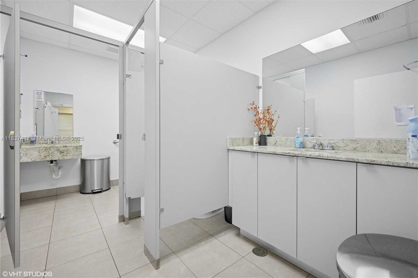 Small Image of 10405 NORTH WEST 37TH TER, Doral Number 16