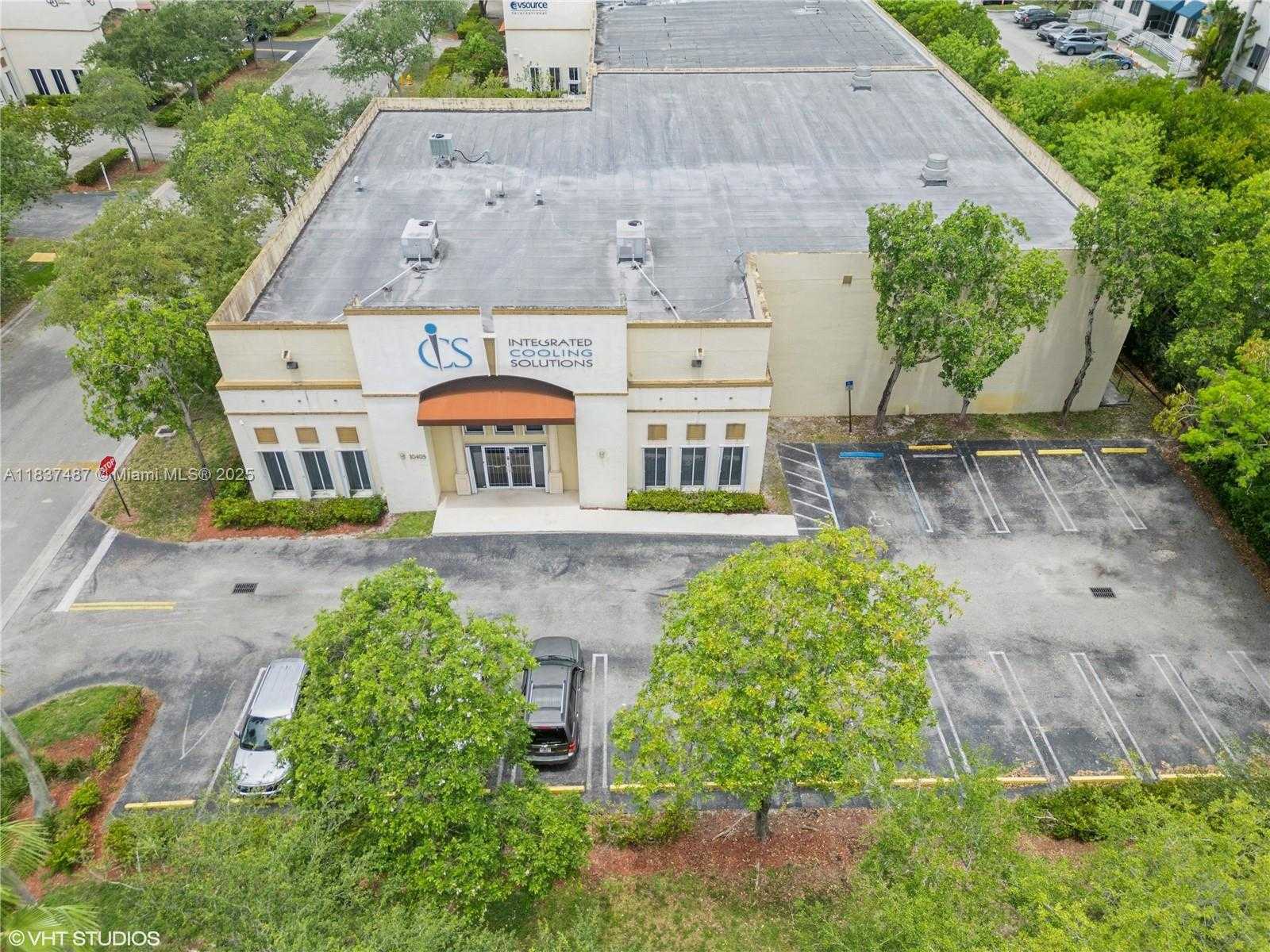Small Image of 10405 NORTH WEST 37TH TER, Doral Number 17