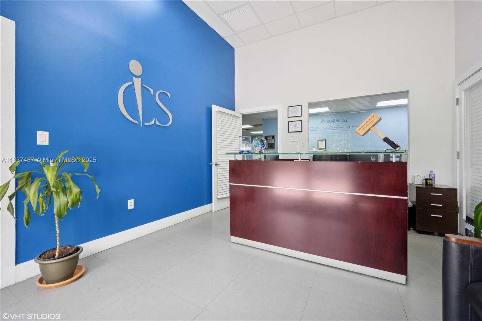 Small Image of 10405 NORTH WEST 37TH TER, Doral Number 2