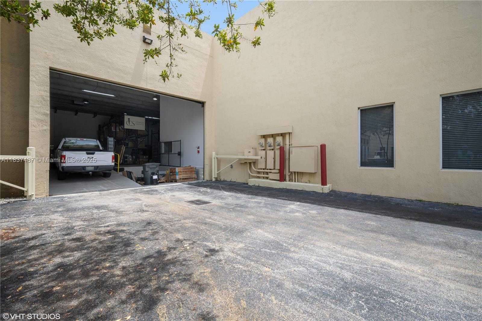 Small Image of 10405 NORTH WEST 37TH TER, Doral Number 20