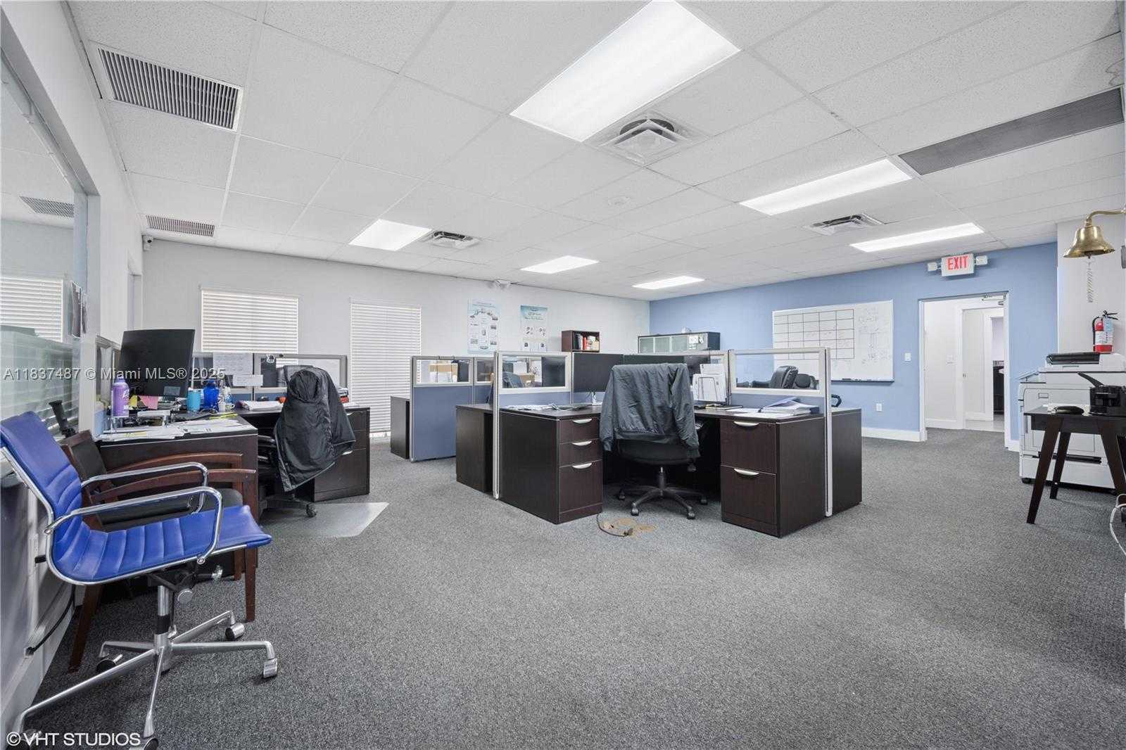 Small Image of 10405 NORTH WEST 37TH TER, Doral Number 4
