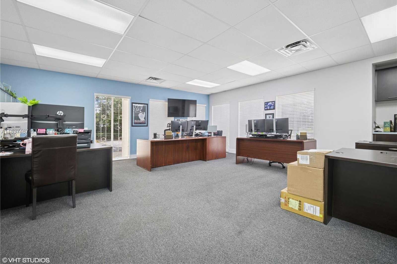 Small Image of 10405 NORTH WEST 37TH TER, Doral Number 9