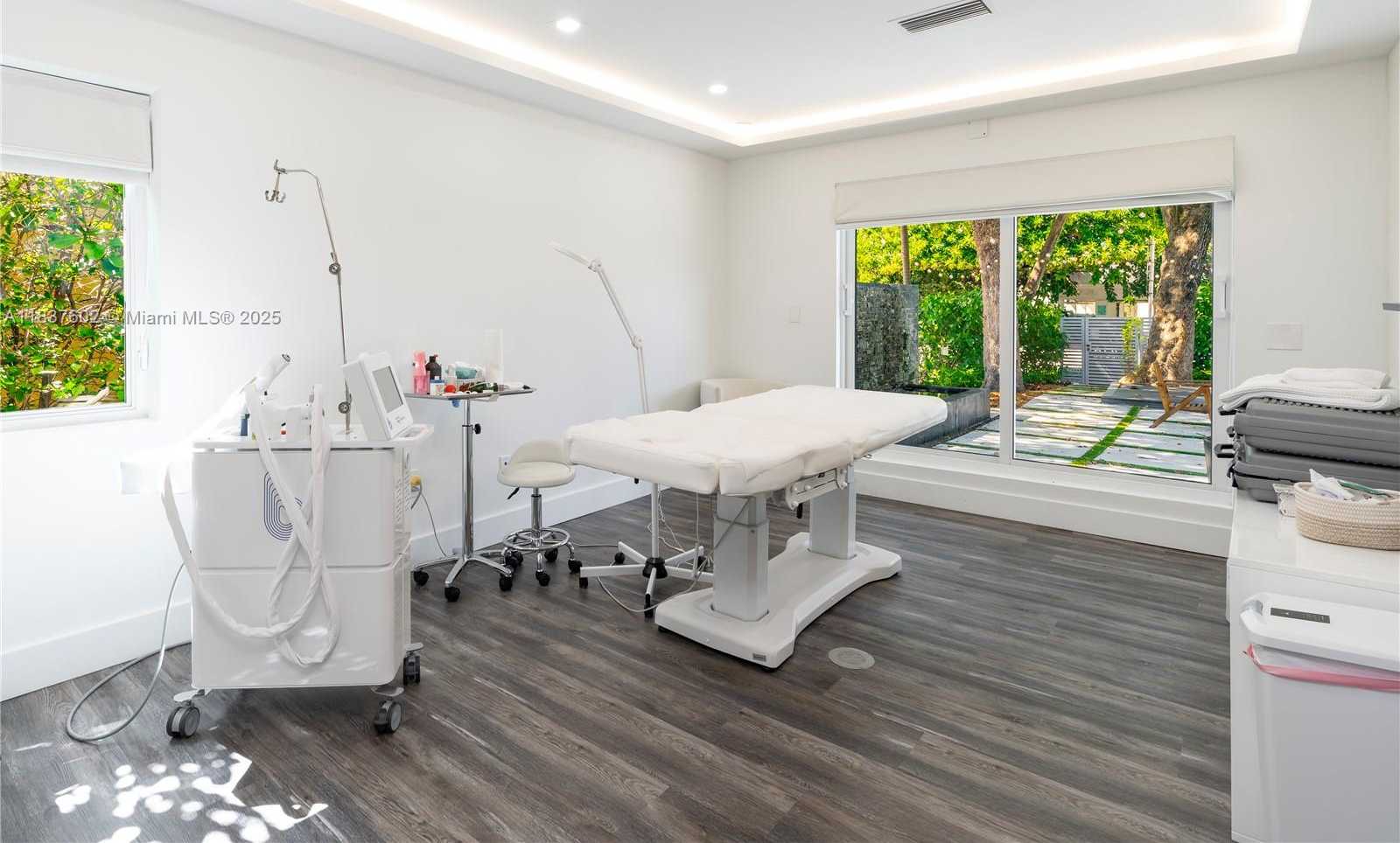 Small Image of 1355 ALTON ROAD, Miami Beach Number 10