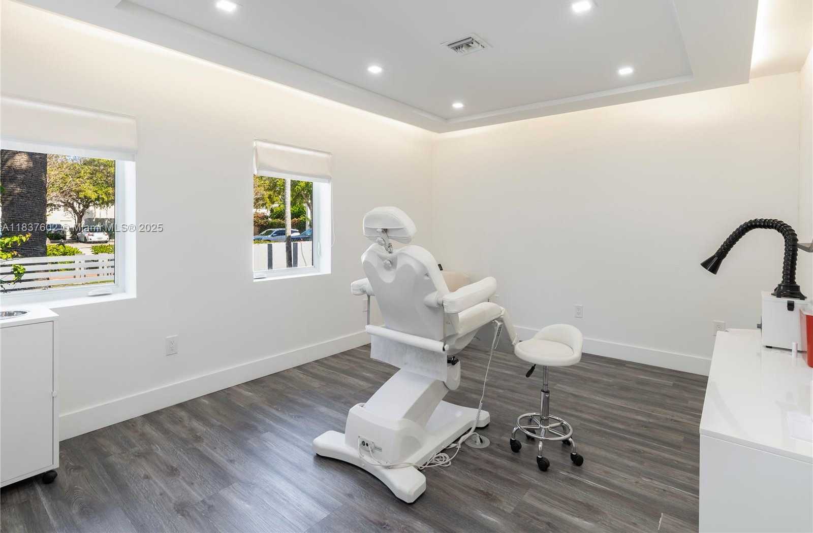 Small Image of 1355 ALTON ROAD, Miami Beach Number 12