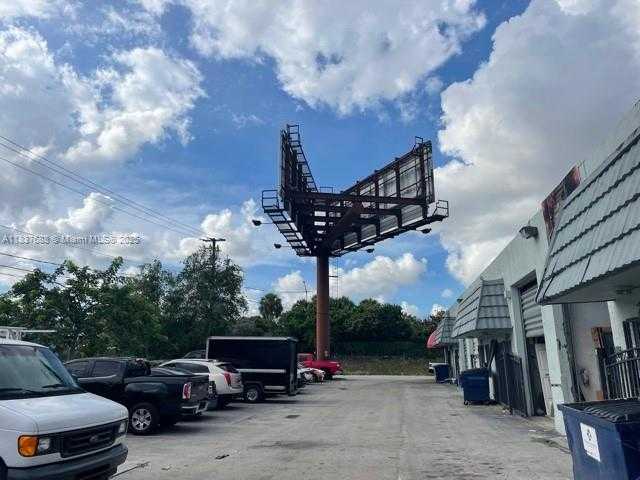 Small Image of 2150 WEST 10TH CT #2200, Hialeah Number 3