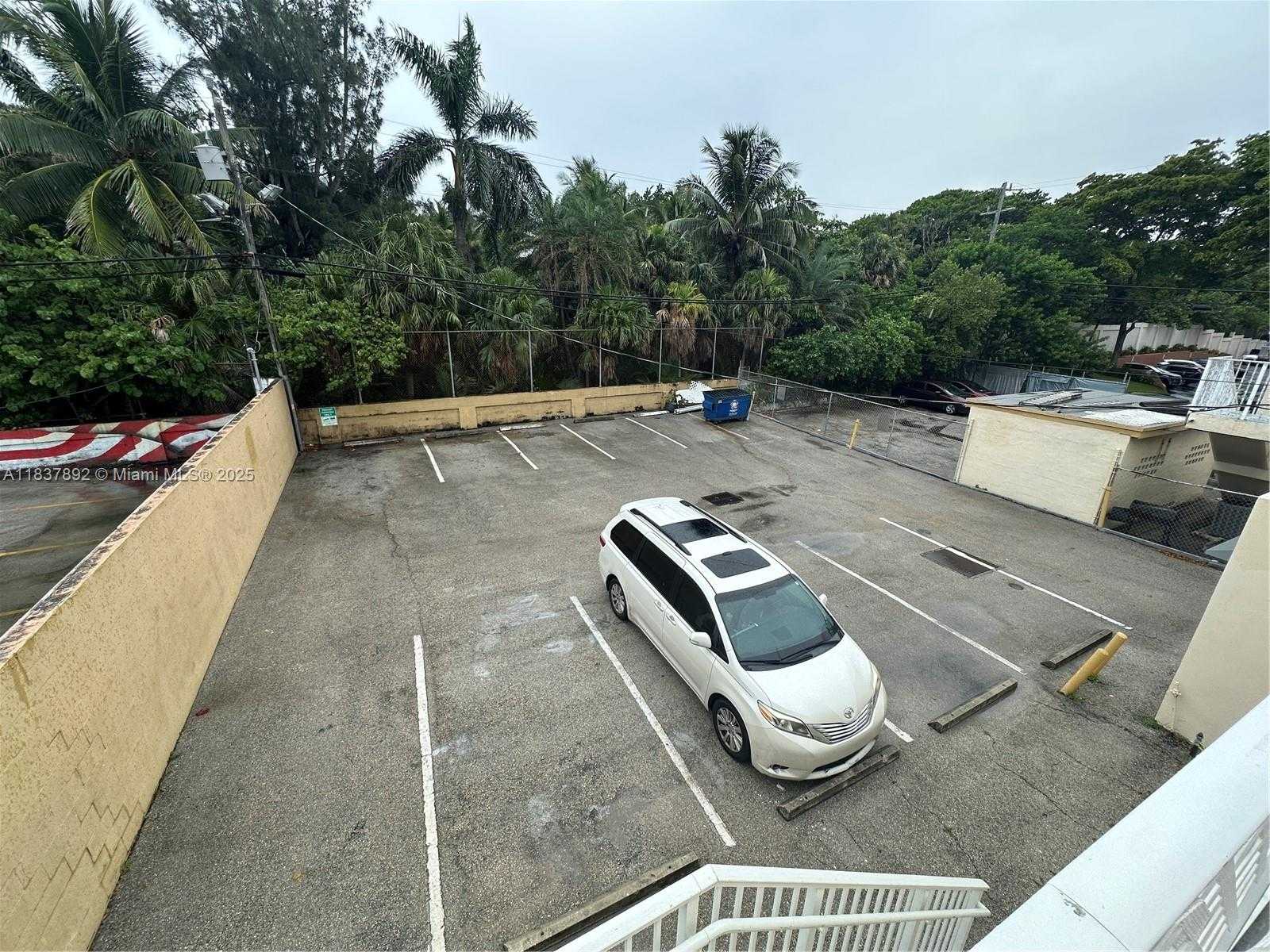 Small Image of 3104 NORTH EAST 9TH ST, Fort Lauderdale Number 8