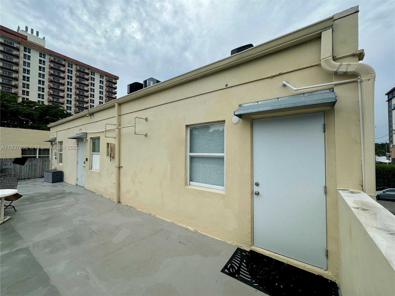 Small Image of 3104 NORTH EAST 9TH ST, Fort Lauderdale Number 9