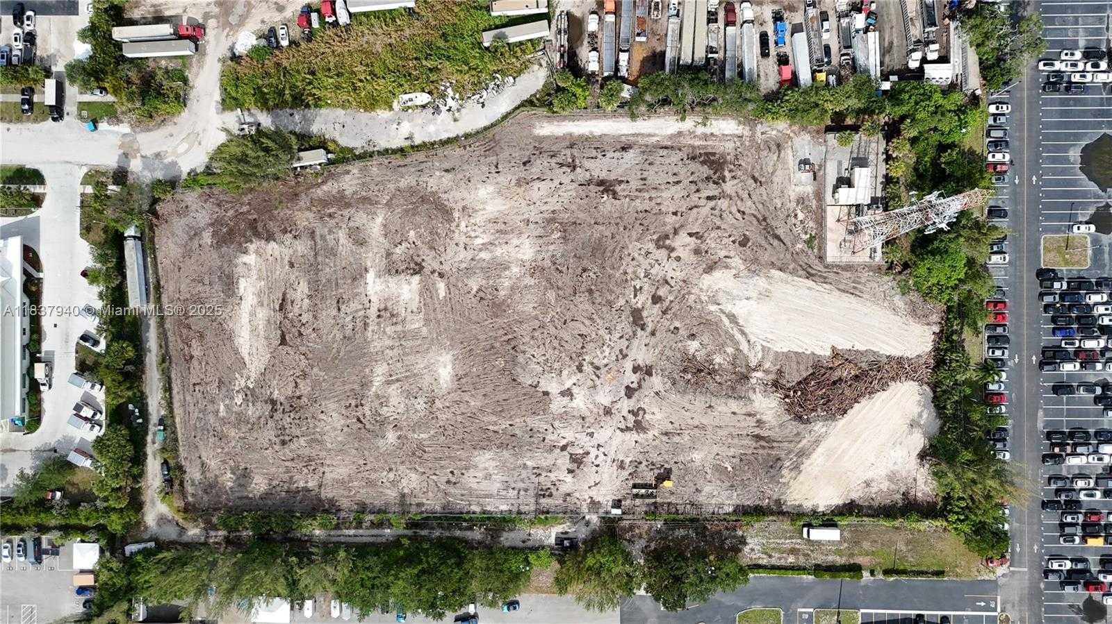 Small Image of 788 JOHNSON LN, West Palm Beach Number 2