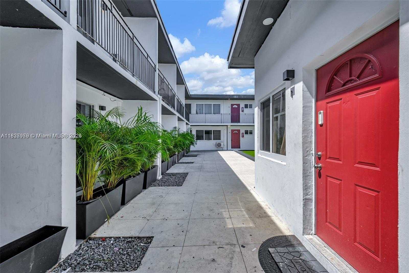 Small Image of 14280 NORTH EAST 6TH AVE, North Miami Number 11