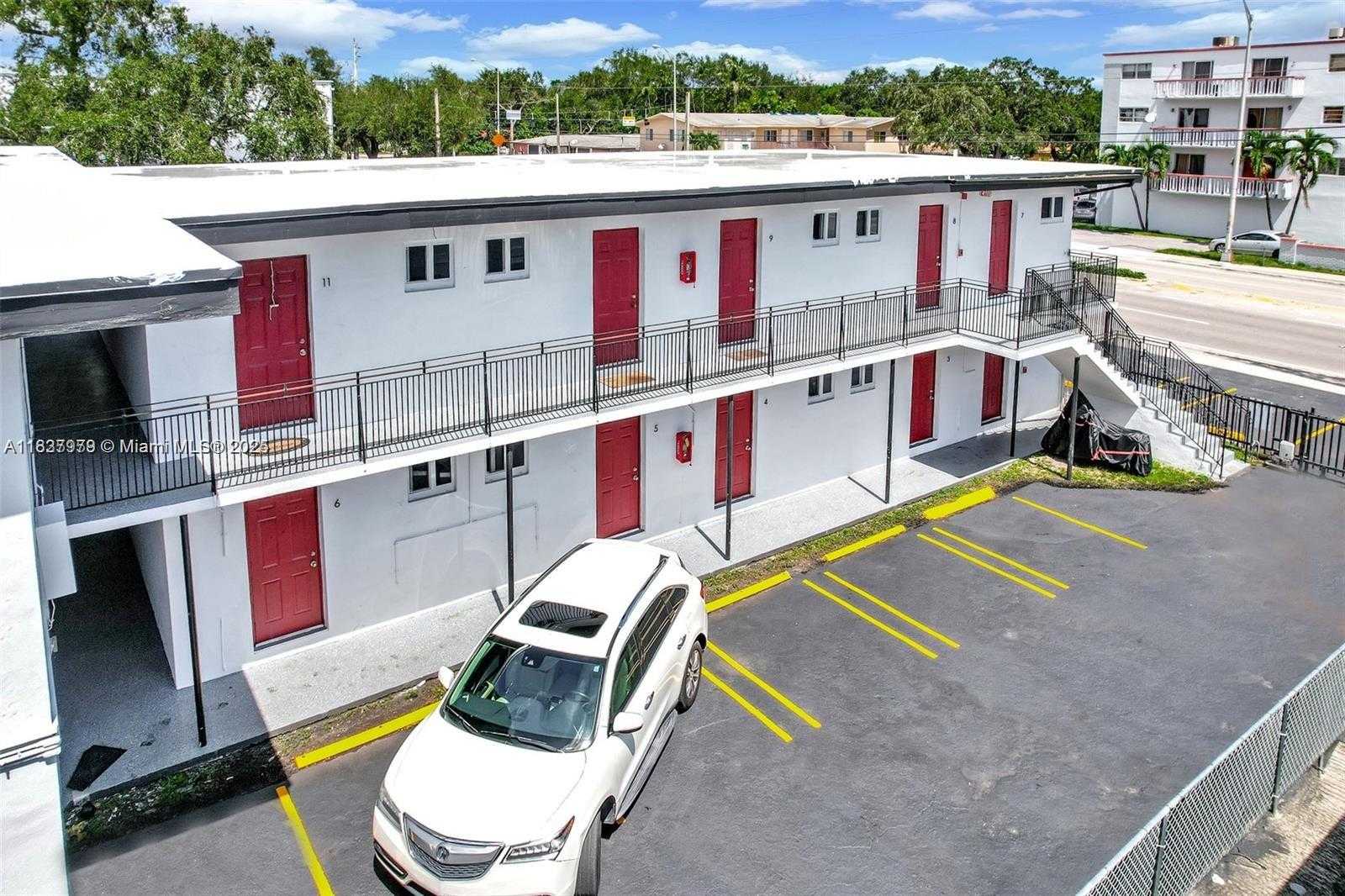 Small Image of 14280 NORTH EAST 6TH AVE, North Miami Number 15