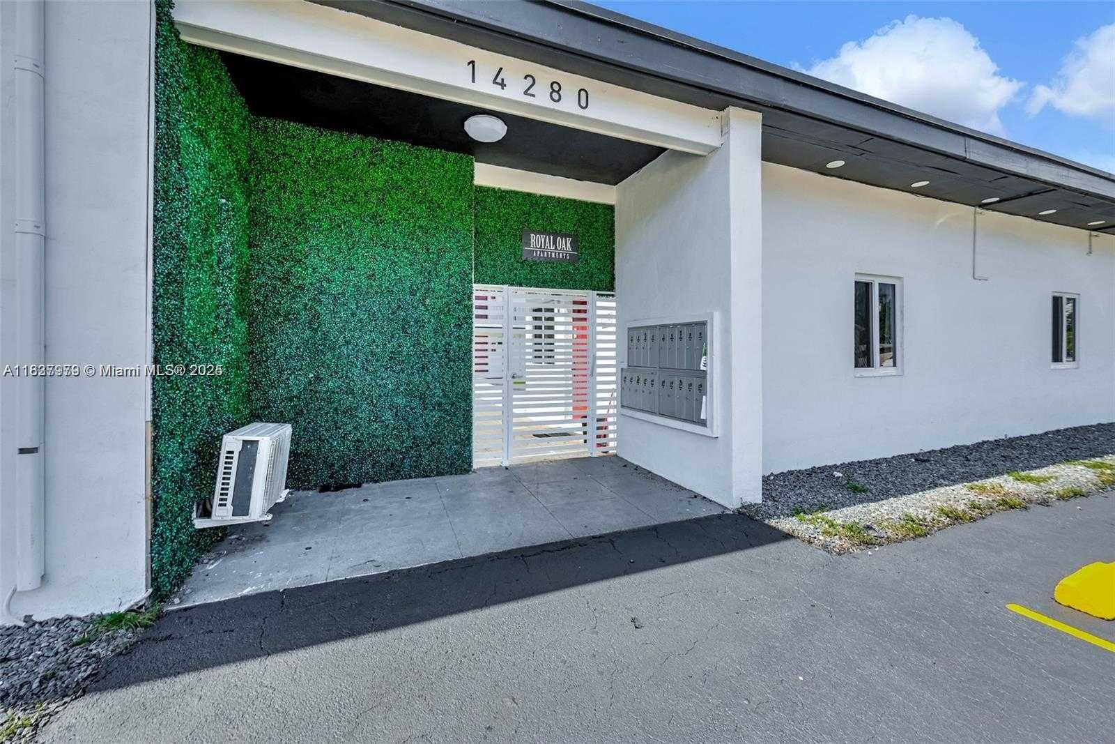 Small Image of 14280 NORTH EAST 6TH AVE, North Miami Number 19