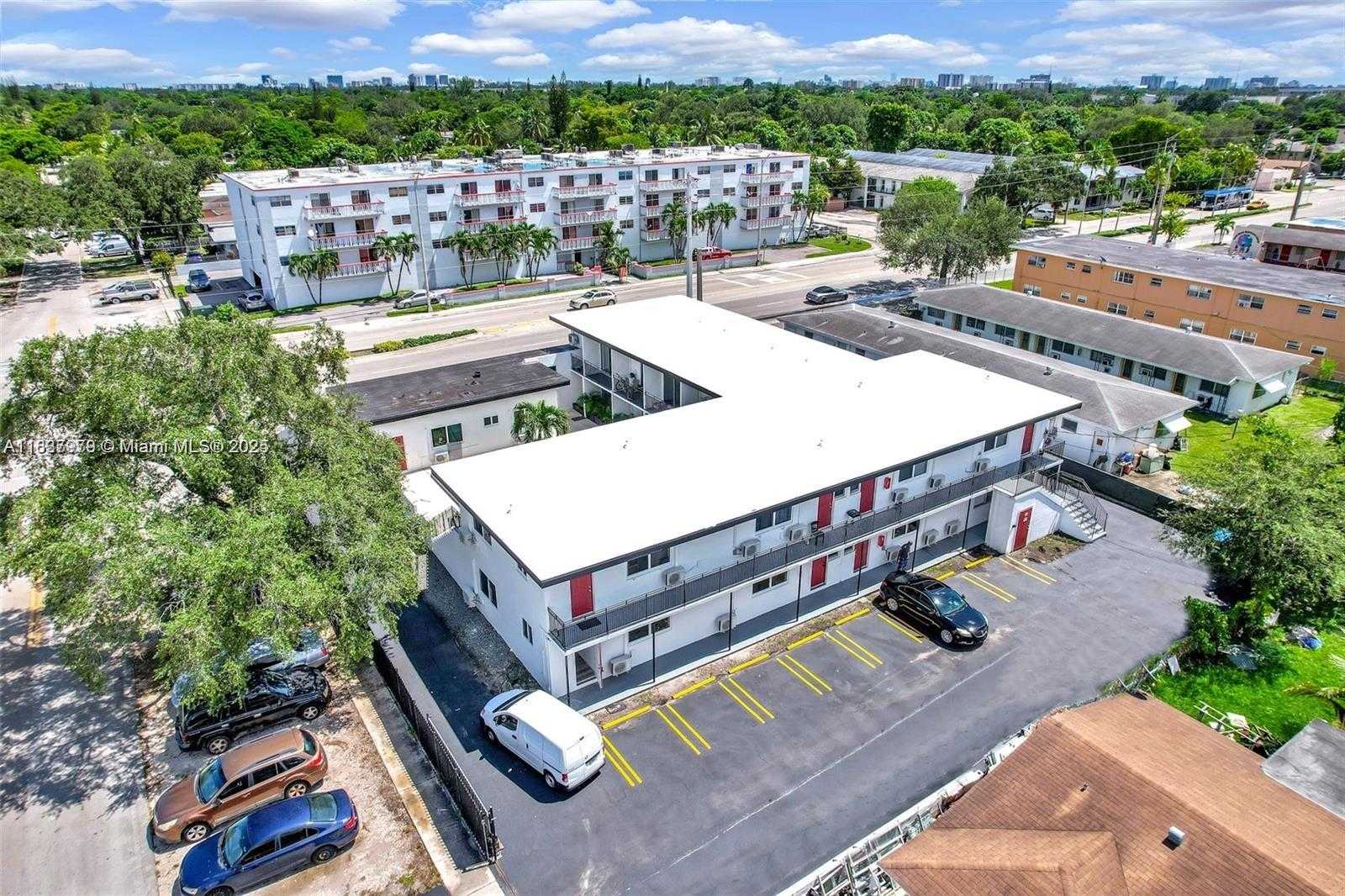 Small Image of 14280 NORTH EAST 6TH AVE, North Miami Number 3