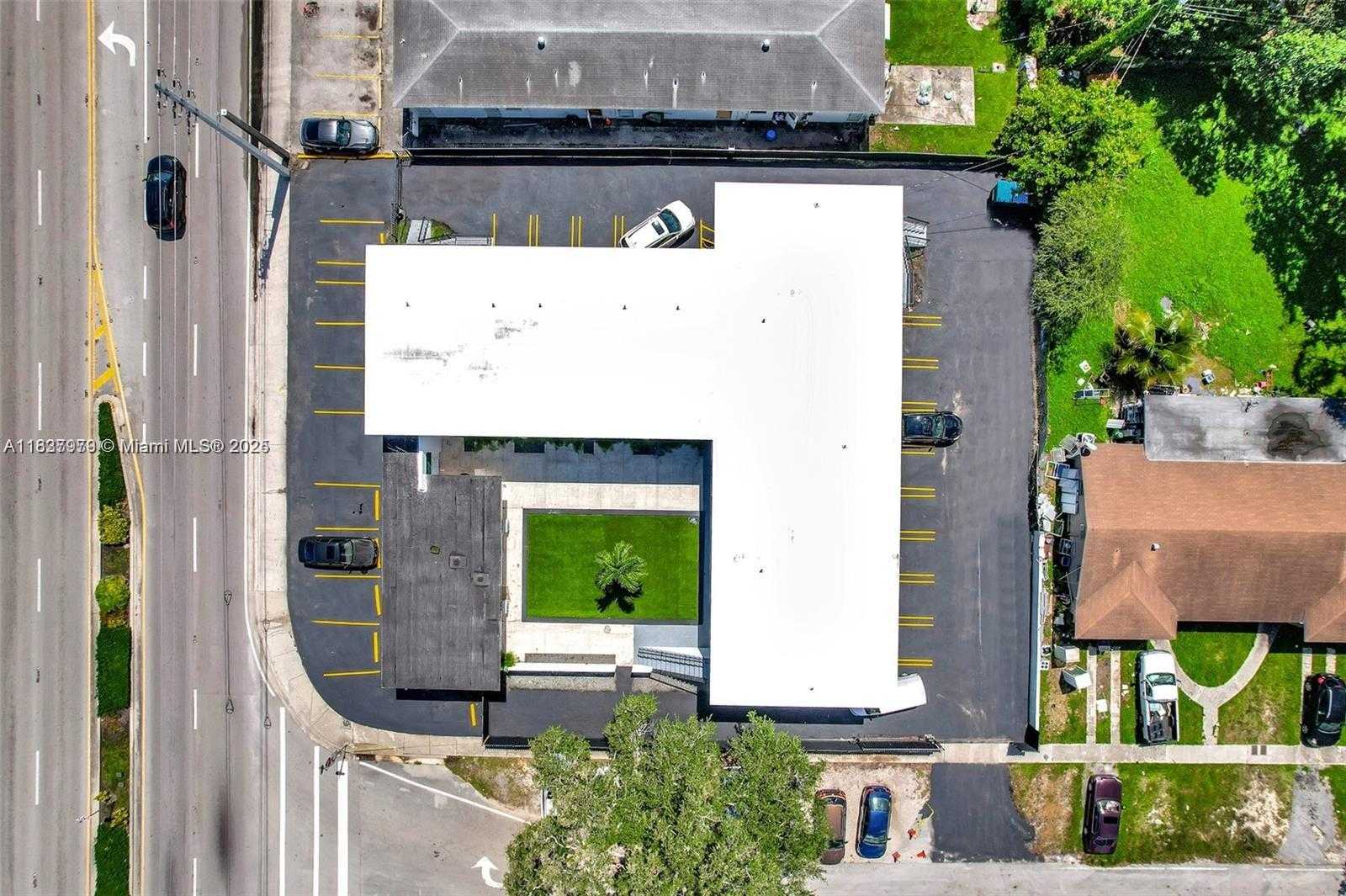 Small Image of 14280 NORTH EAST 6TH AVE, North Miami Number 4