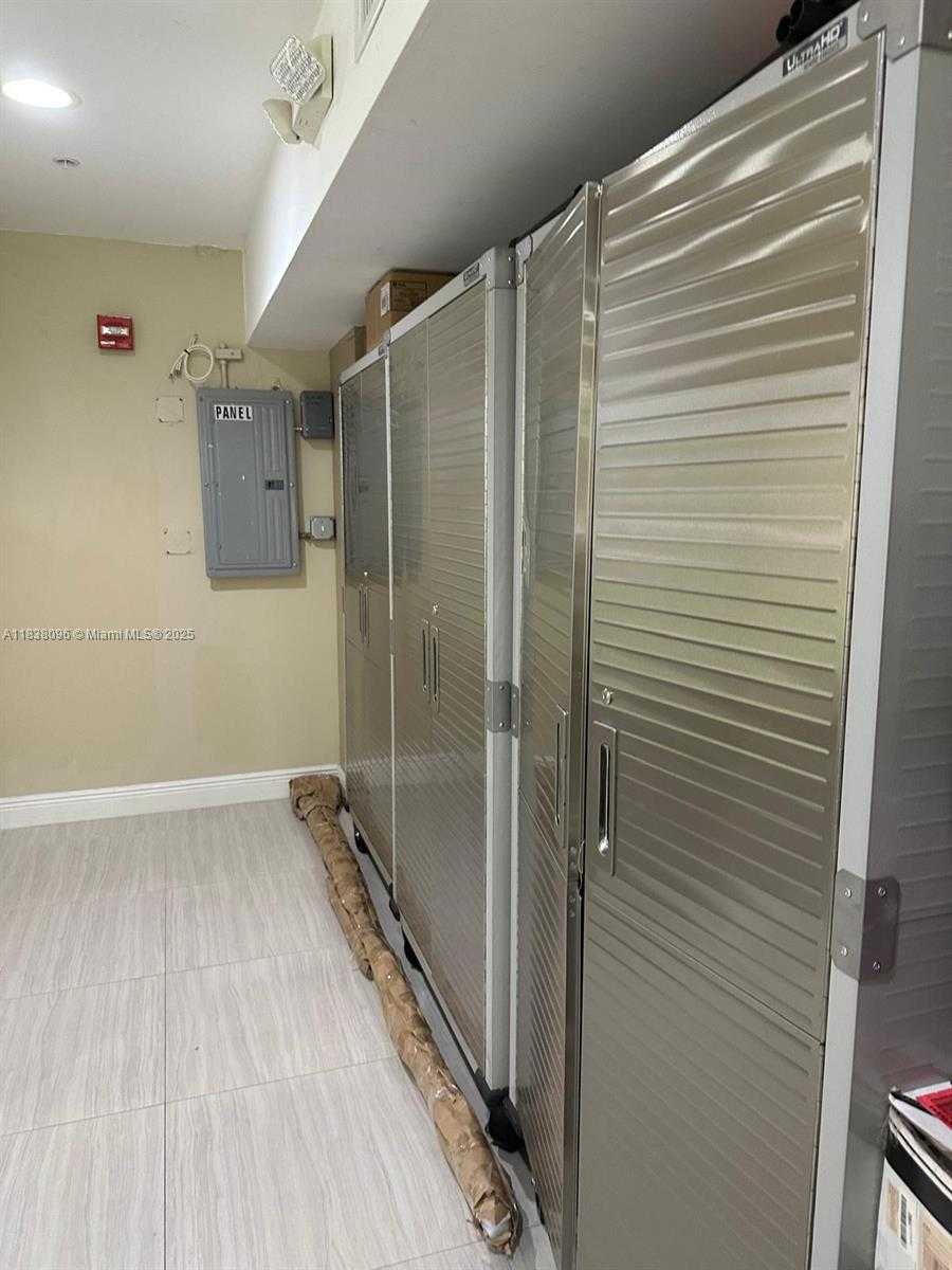 Small Image of 5400 SOUTH WEST 122 AVE, Miami Number 10
