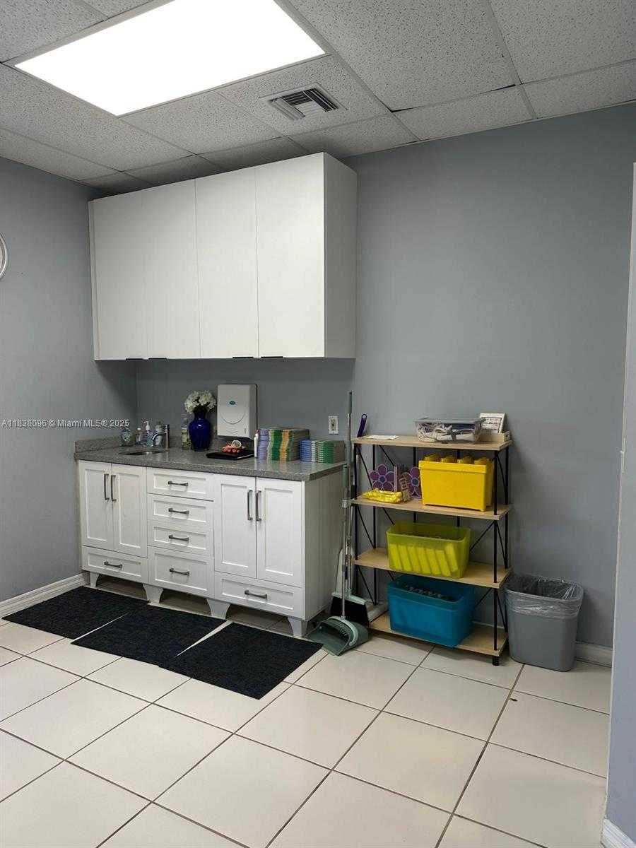 Small Image of 5400 SOUTH WEST 122 AVE, Miami Number 16