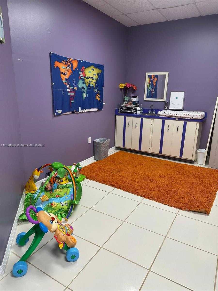 Small Image of 5400 SOUTH WEST 122 AVE, Miami Number 17