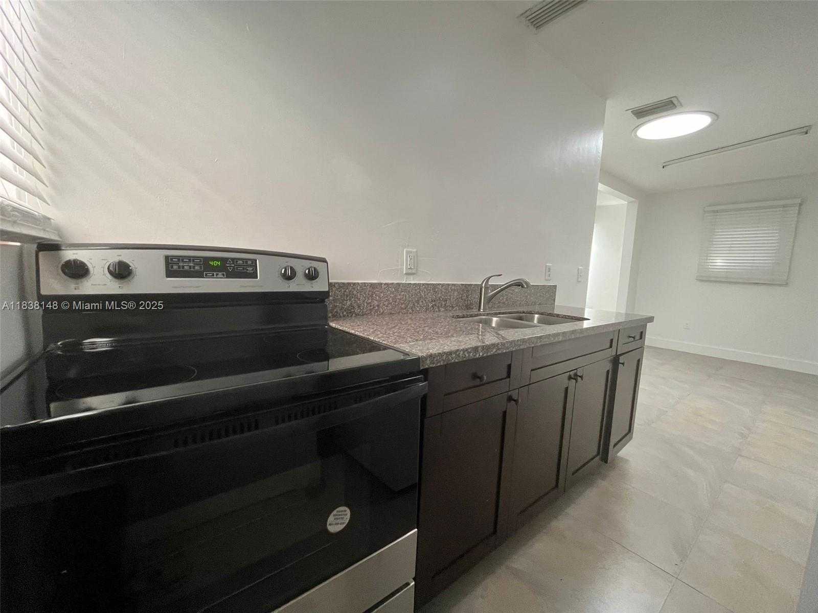 Small Image of 97 NORTH WEST 27TH ST, Miami Number 10