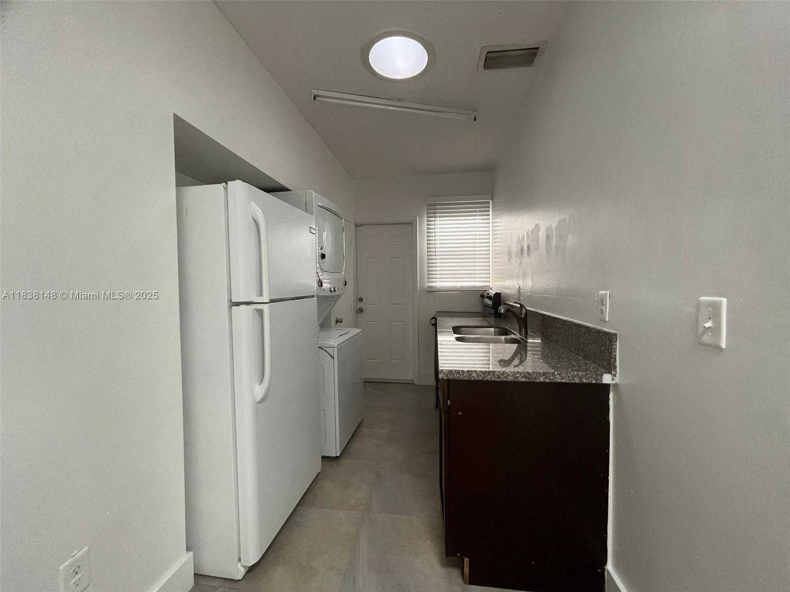 Small Image of 97 NORTH WEST 27TH ST, Miami Number 11