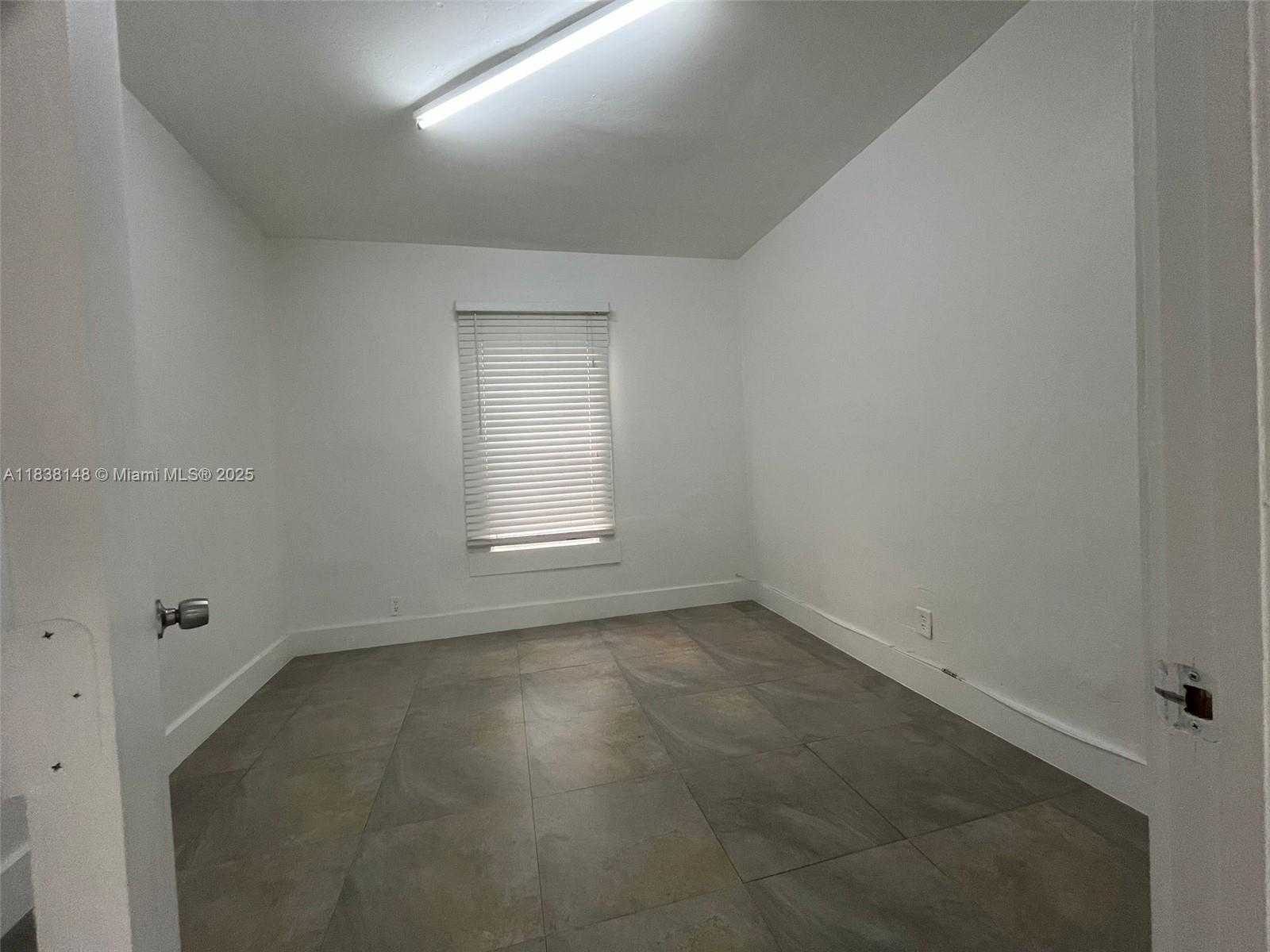 Small Image of 97 NORTH WEST 27TH ST, Miami Number 9