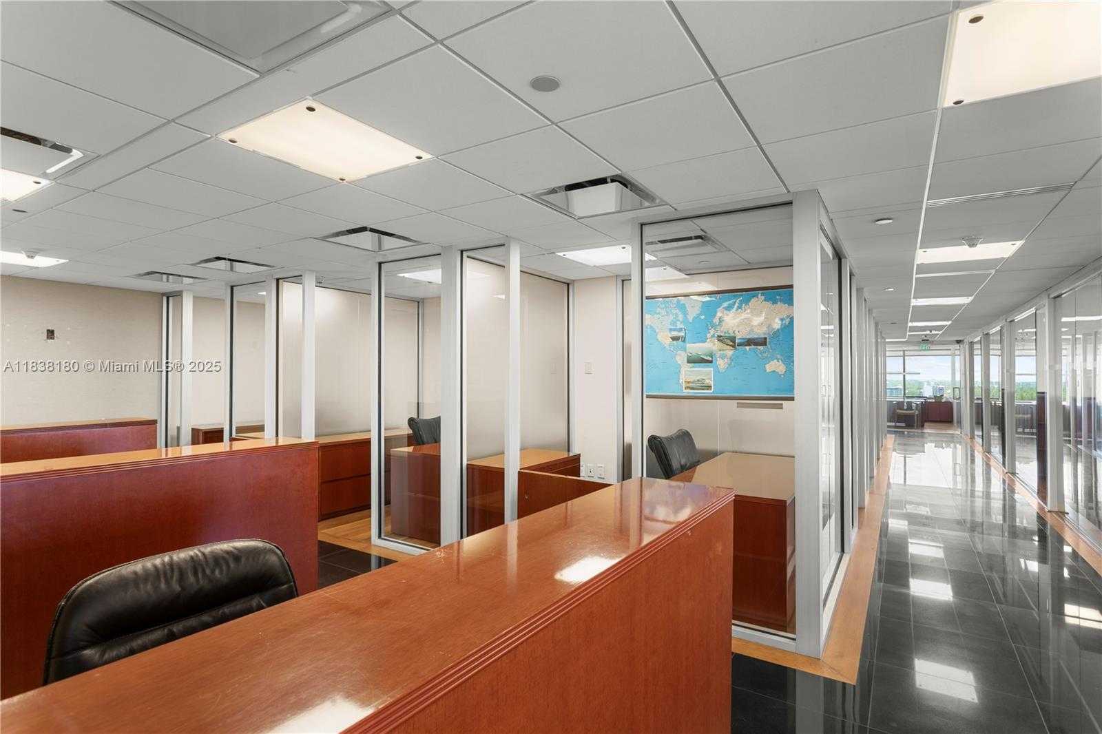 Small Image of 4770 BISCAYNE BLVD #PH000, Miami Number 22