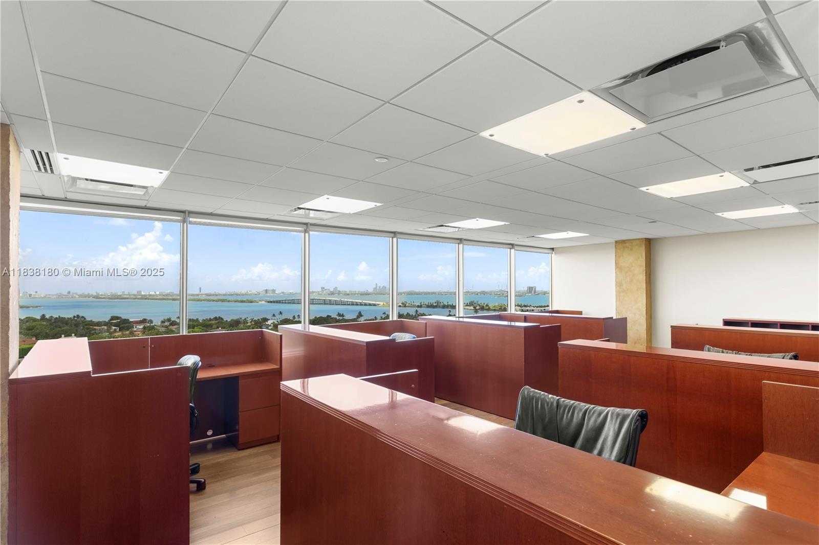 Small Image of 4770 BISCAYNE BLVD #PH000, Miami Number 23