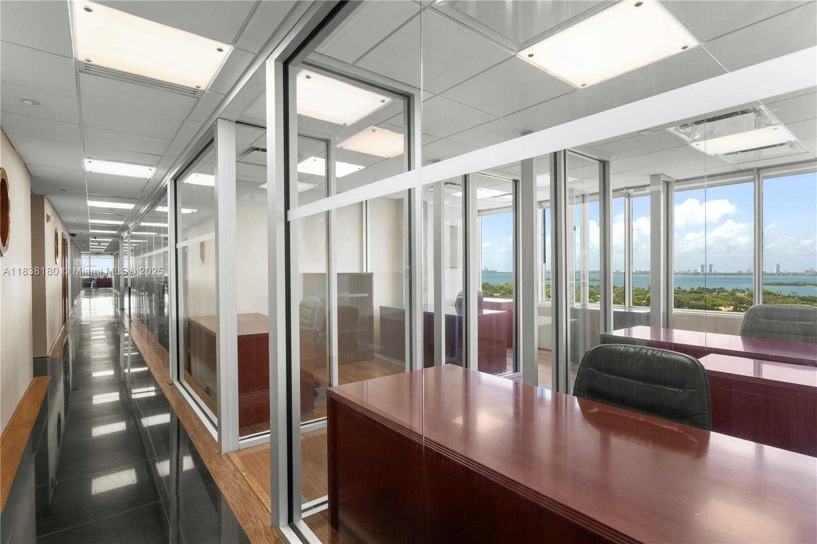 Small Image of 4770 BISCAYNE BLVD #PH000, Miami Number 24