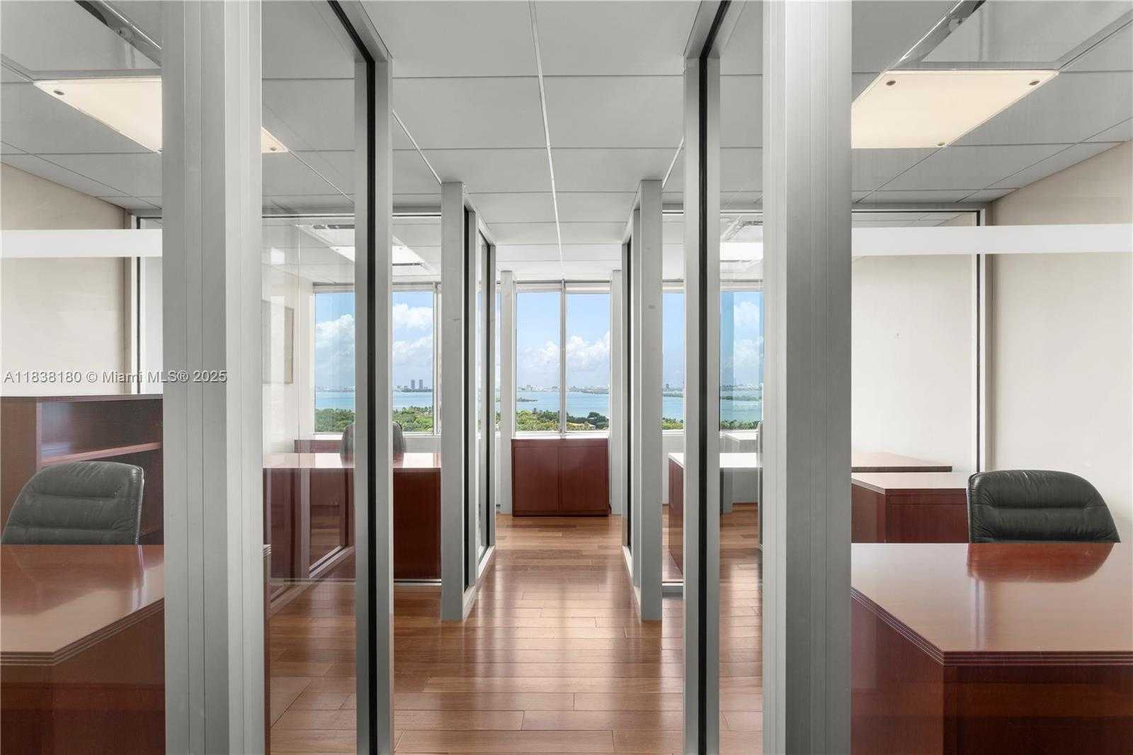 Small Image of 4770 BISCAYNE BLVD #PH000, Miami Number 25
