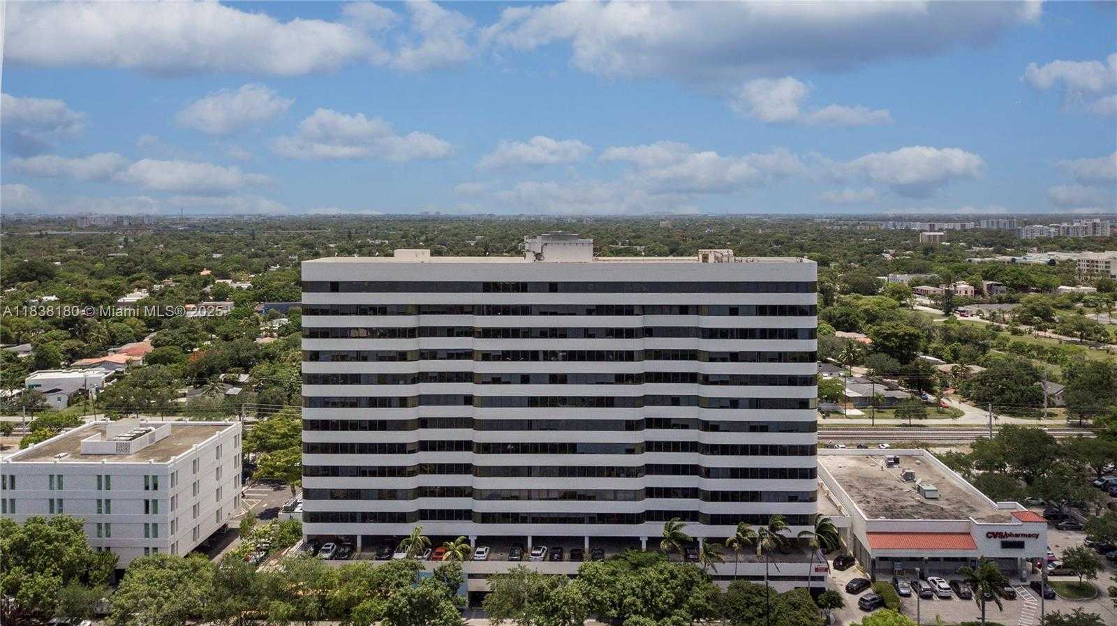 Small Image of 4770 BISCAYNE BLVD #PH000, Miami Number 5