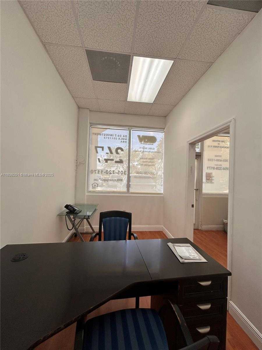 Small Image of 19300 WEST DIXIE HWY #10-A, Miami Number 1