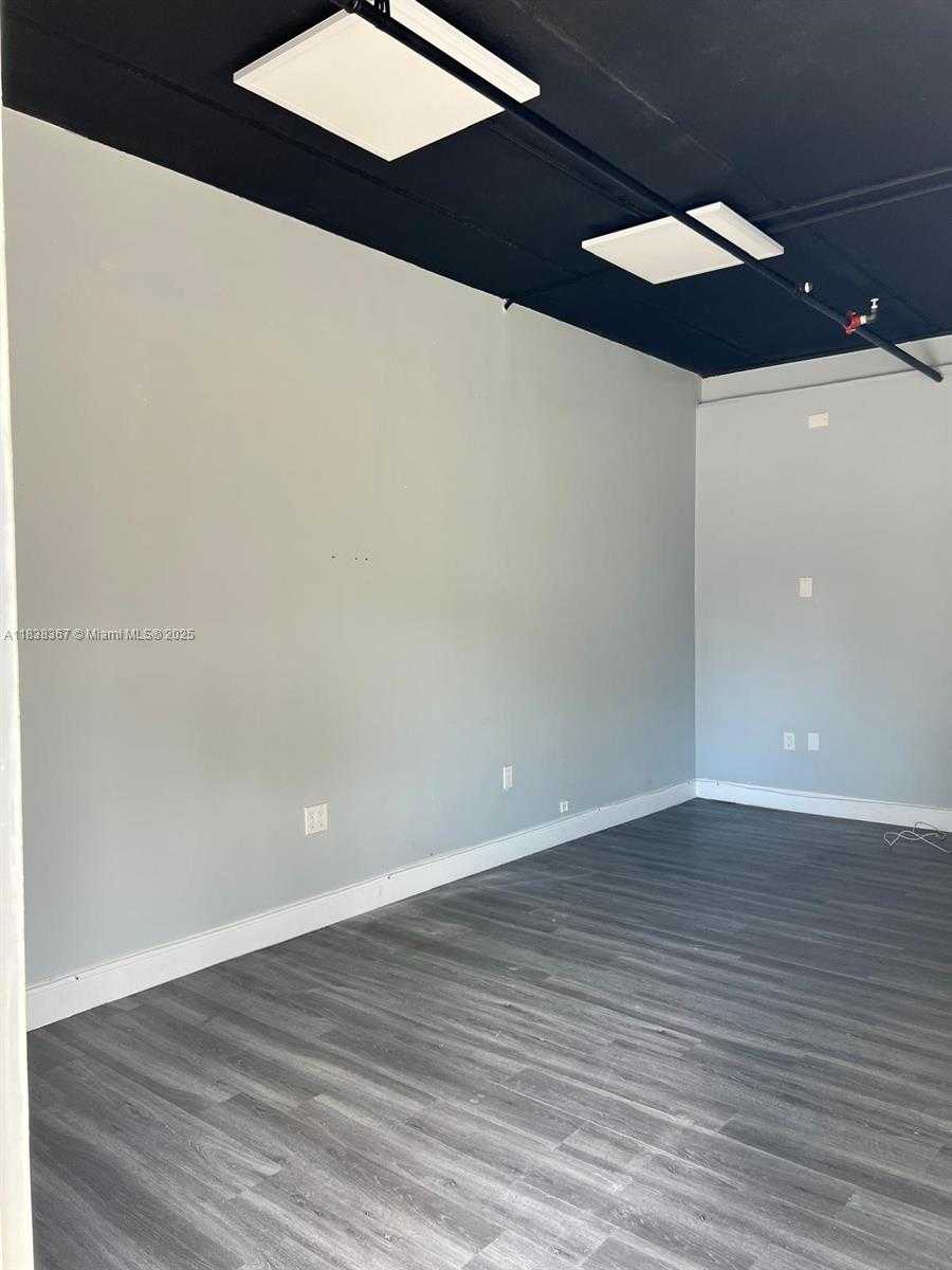 Small Image of 10601 NORTH WEST 122ND ST #29, Medley Number 11