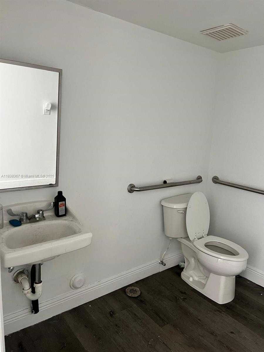 Small Image of 10601 NORTH WEST 122ND ST #29, Medley Number 9