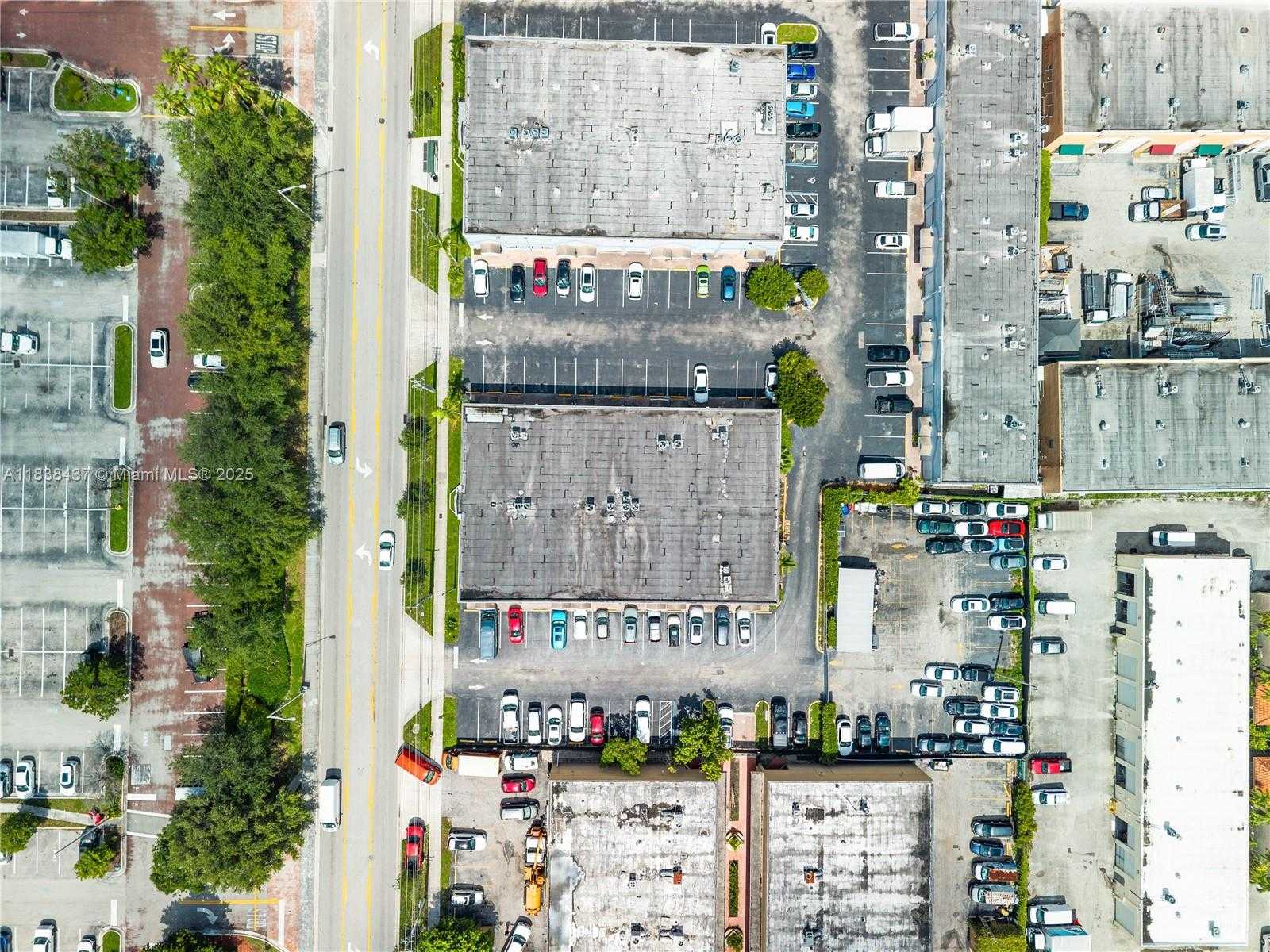 Small Image of 1671 WEST 37TH ST #1, Hialeah Number 4