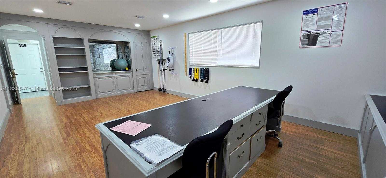 Small Image of Hollywood Number 10