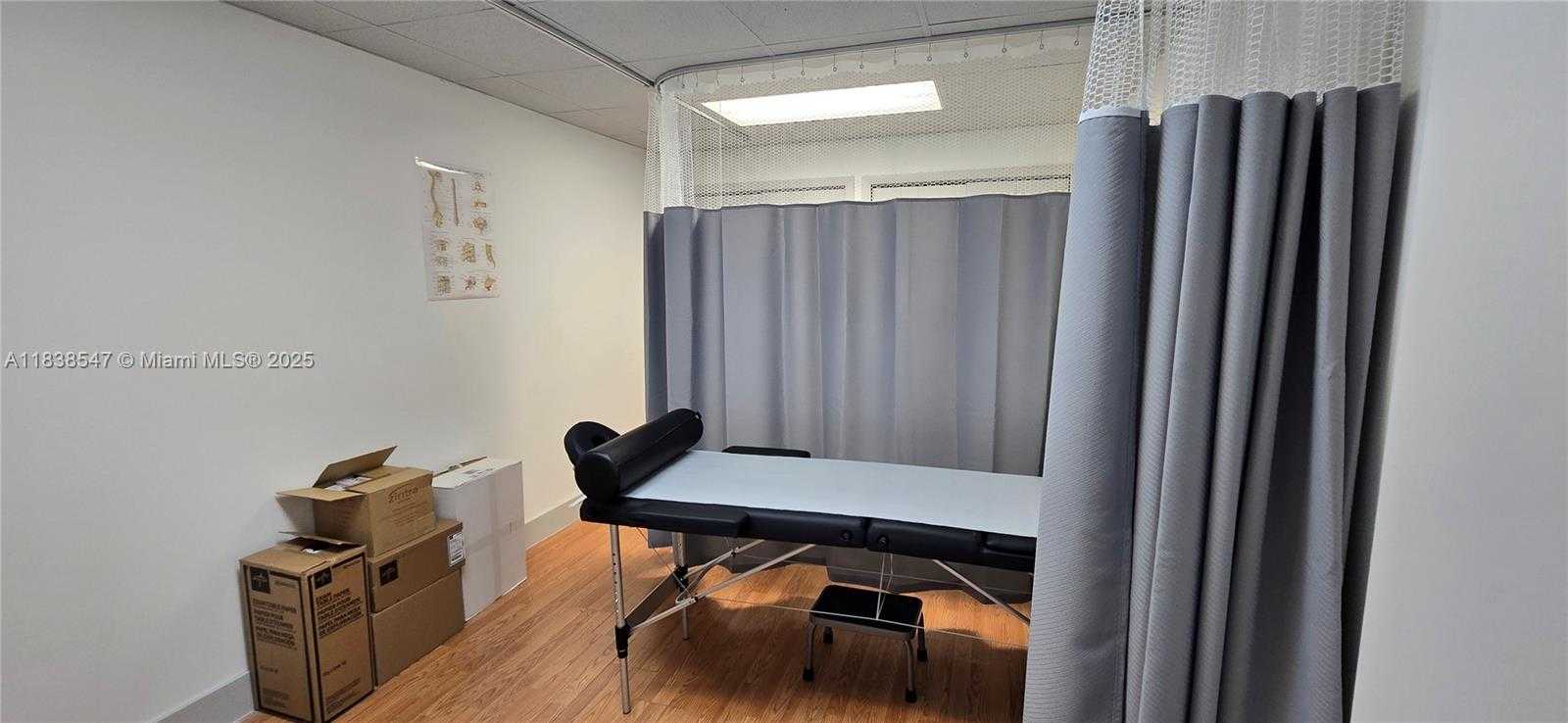 Small Image of Hollywood Number 14