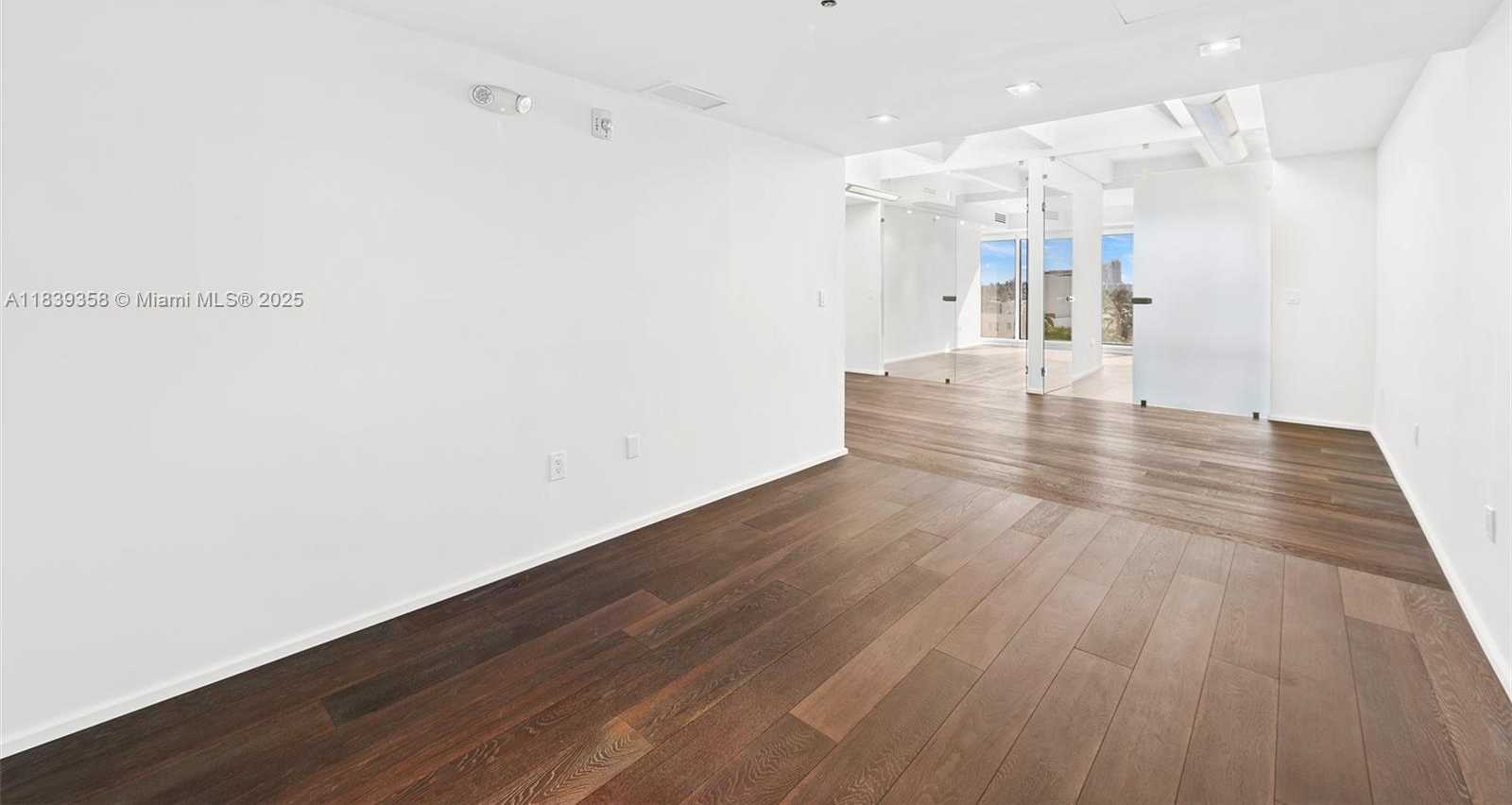 Small Image of 1680 MICHIGAN AVE #919, Miami Beach Number 10