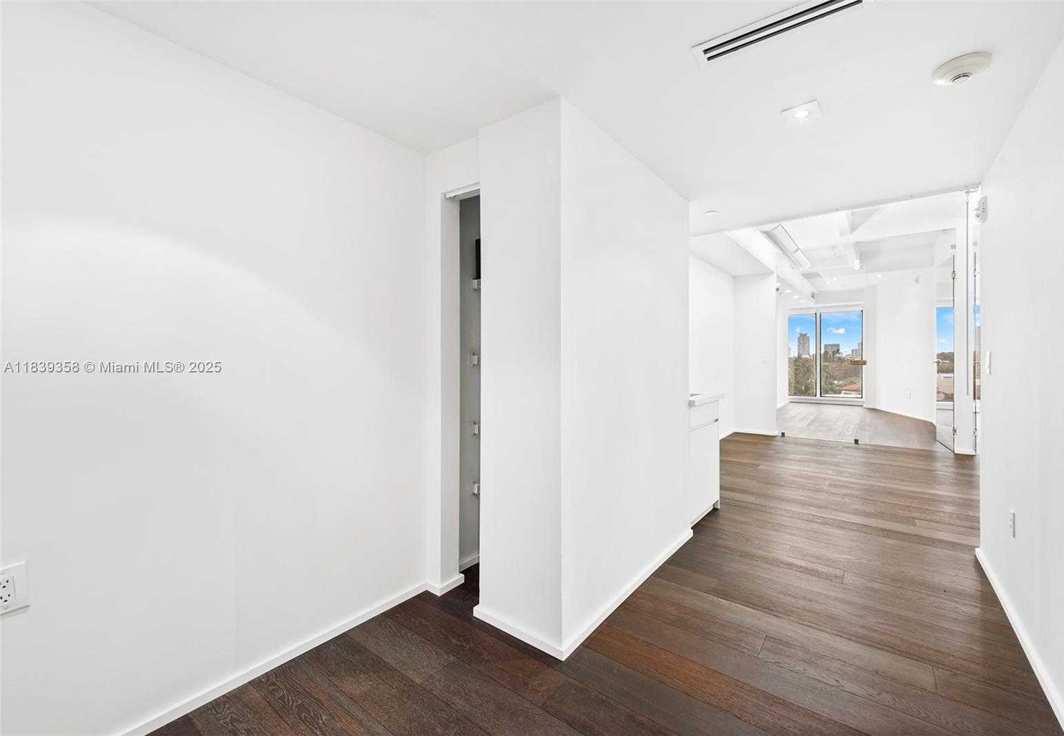 Small Image of 1680 MICHIGAN AVE #919, Miami Beach Number 12