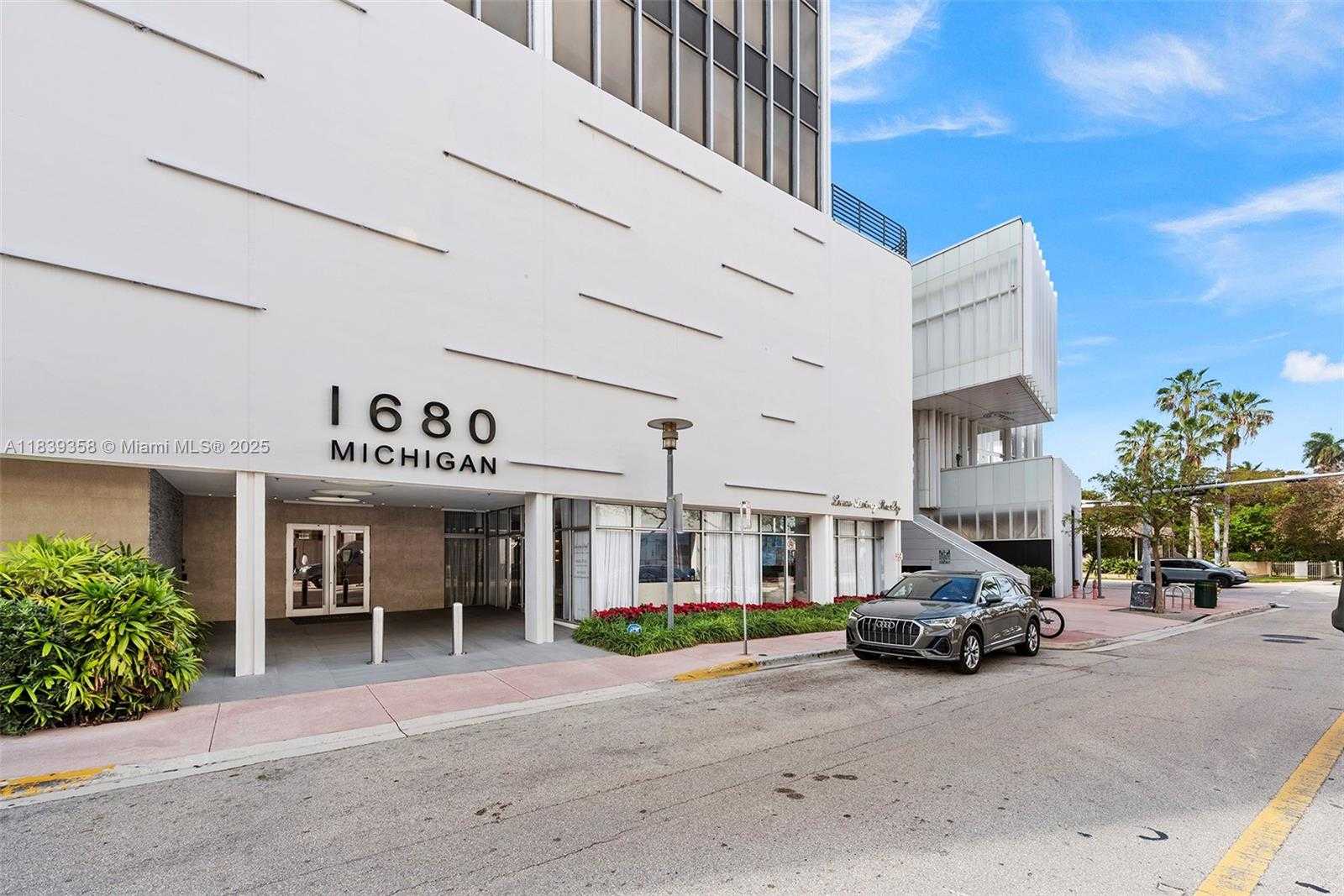 Small Image of 1680 MICHIGAN AVE #919, Miami Beach Number 2