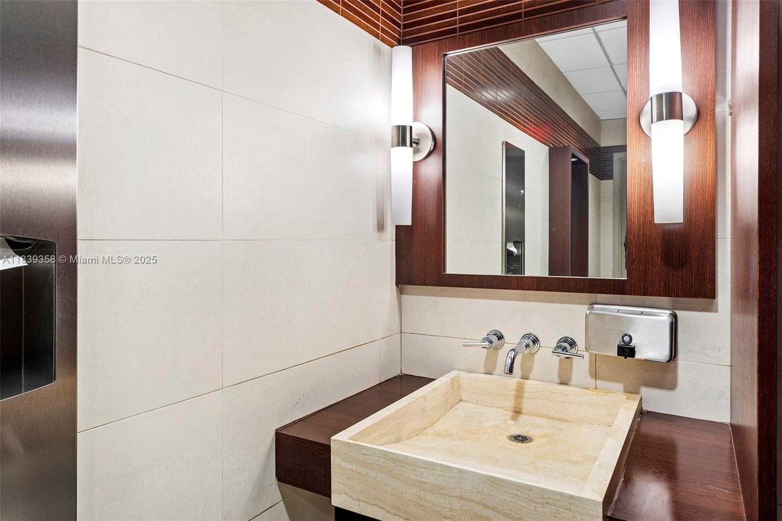 Small Image of 1680 MICHIGAN AVE #919, Miami Beach Number 27