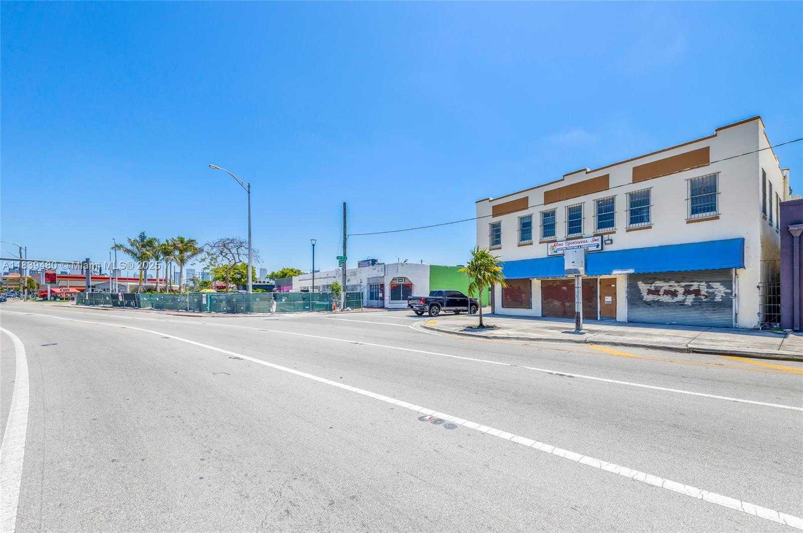 Small Image of 1730 WEST FLAGLER ST, Miami Number 3