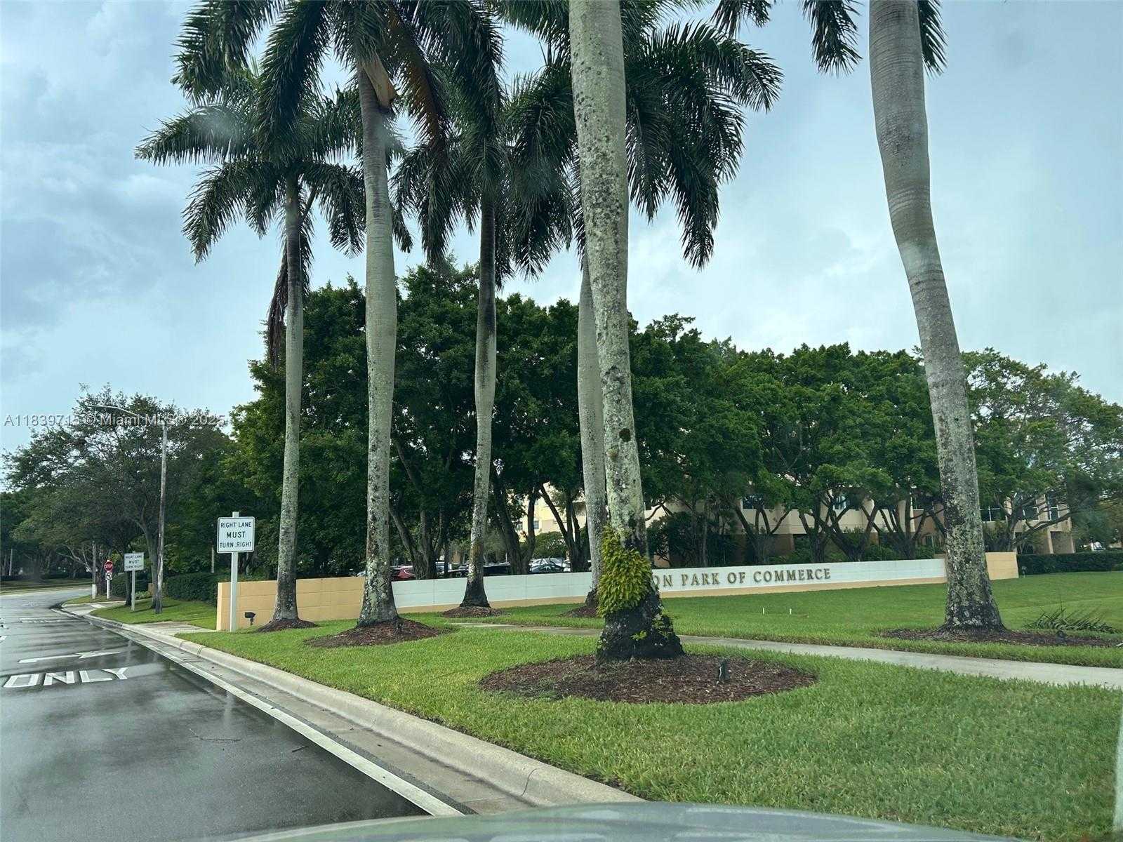 Small Image of 1625 NORTH COMMERCE PKWY, Weston Number 13