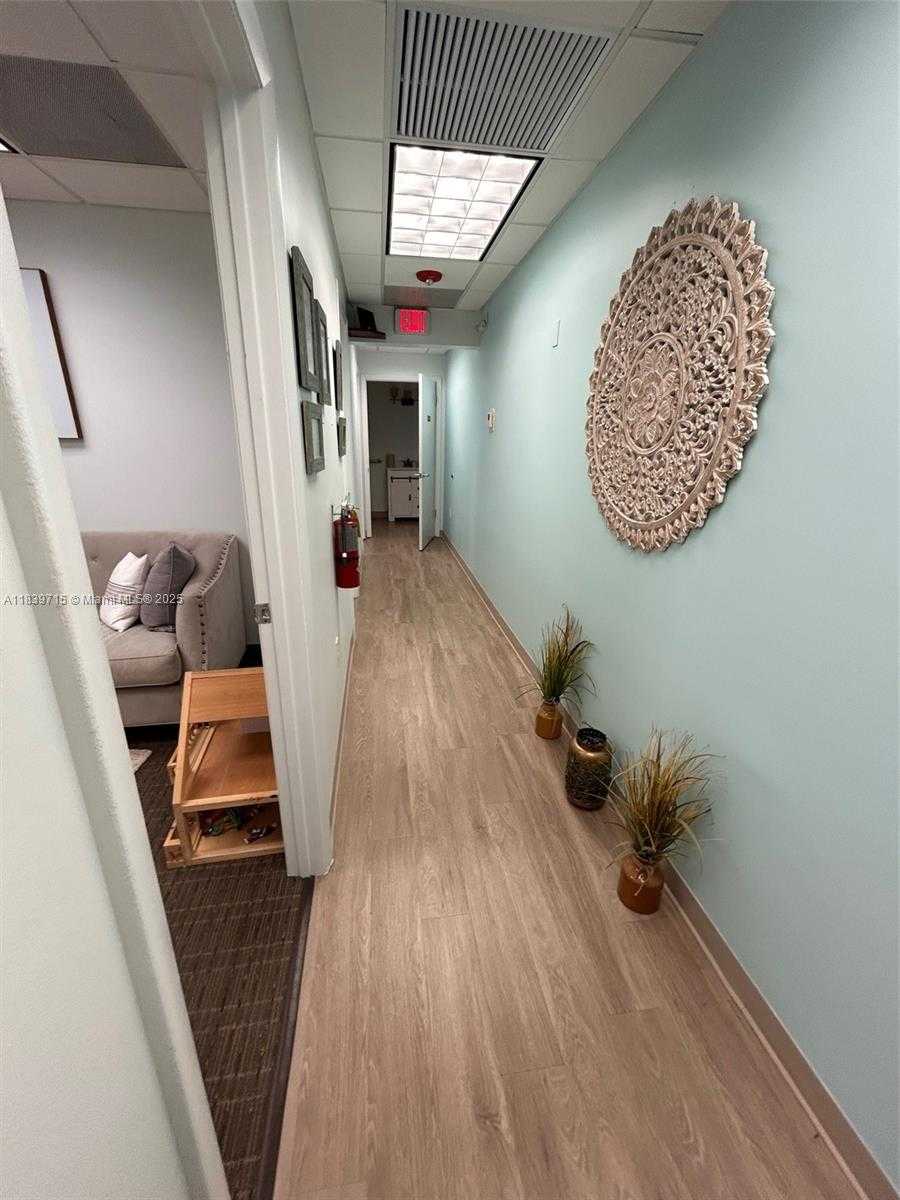 Small Image of 1625 NORTH COMMERCE PKWY, Weston Number 2