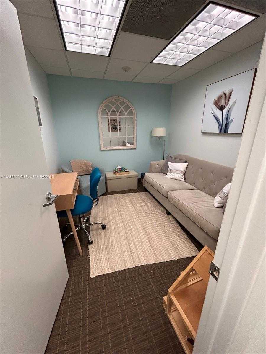 Small Image of 1625 NORTH COMMERCE PKWY, Weston Number 8
