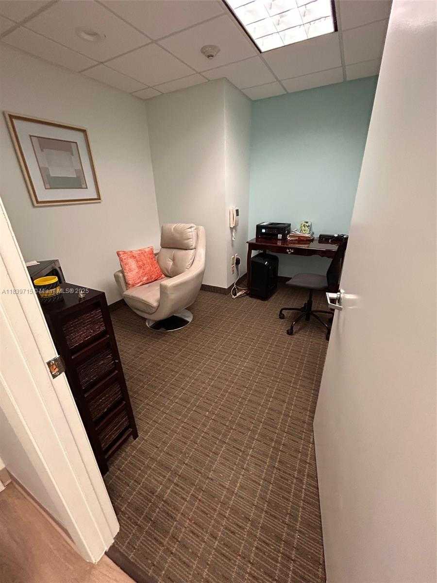 Small Image of 1625 NORTH COMMERCE PKWY, Weston Number 9