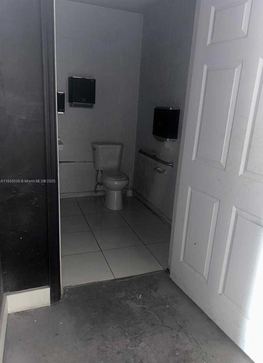 Small Image of 1804 SOUTH WEST 7TH AVE, Pompano Beach Number 3