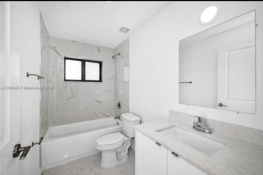 Small Image of 673 NORTH WEST 14TH ST, Florida City Number 12