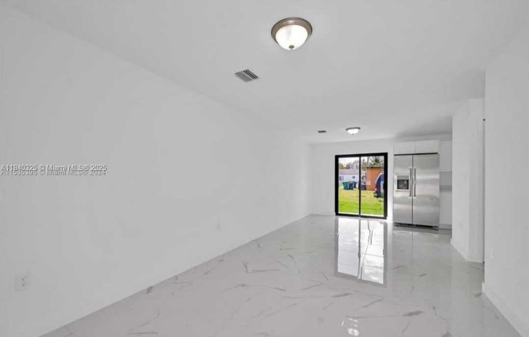 Small Image of 673 NORTH WEST 14TH ST, Florida City Number 4
