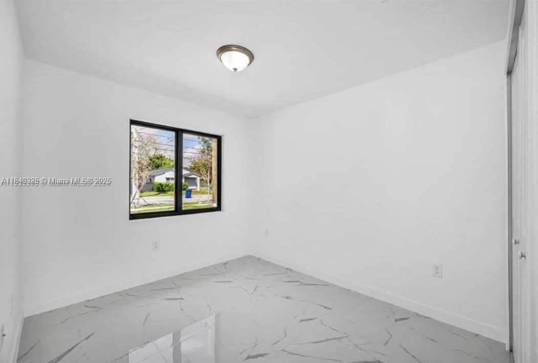 Small Image of 673 NORTH WEST 14TH ST, Florida City Number 7