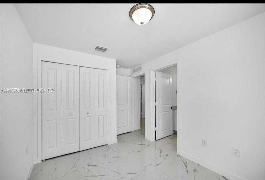 Small Image of 673 NORTH WEST 14TH ST, Florida City Number 8